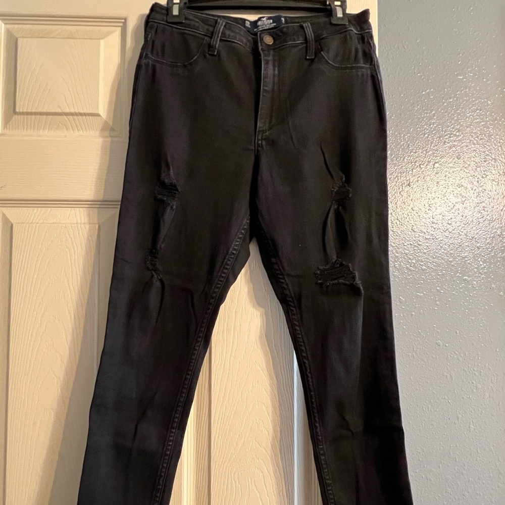Hollister Jeans - Picture 1 of 6